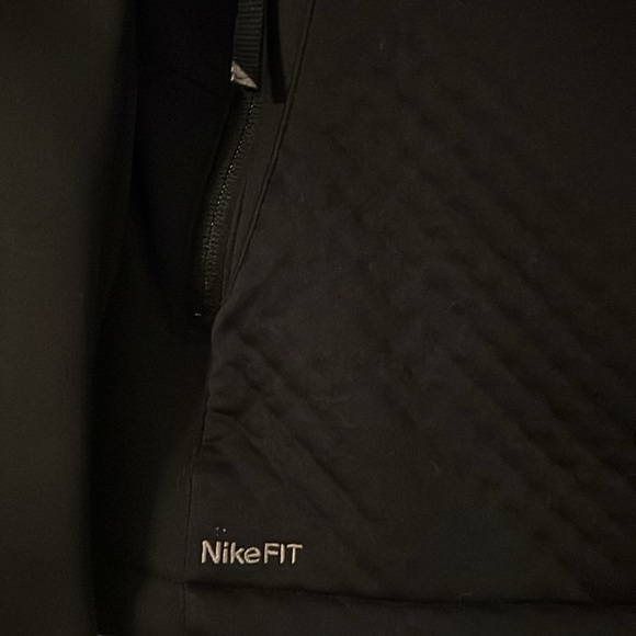 Nike fit therma Black Quilted jacket Tag size XL  16-18 - Picture 4 of 10